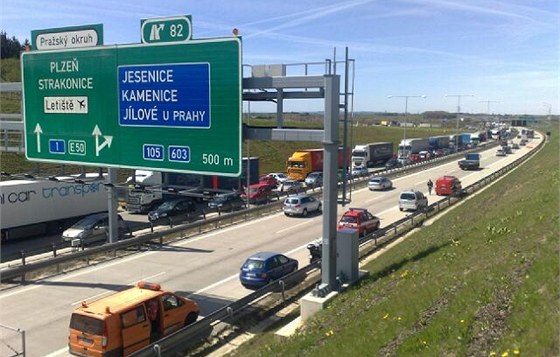 Vestecká spojka mla propojit Praský okruh s dálnicí D1 na jiním okraji Prahy. (Ilustraní snímek)