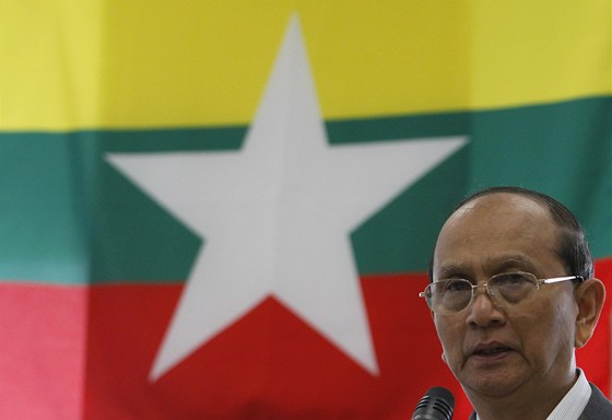 Barmský prezident Thein Sein bhem návtvy Japonska (22. dubna 2012)