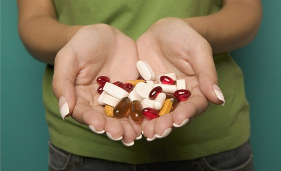 Léky proti bolesti jsou v esku velmi oblíbené (ilustraní fotografie)