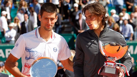 DOBRÝ ZÁPAS, NOVAKU. Rafael Nadal, vítz turnaje v Monte Carlu (vpravo), a