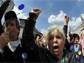 Václavské námstí zaplnili demonstranti.