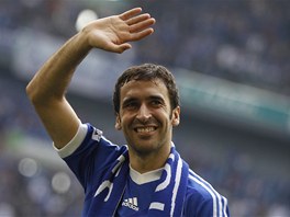 SBOHEM. panlský útoník Raúl se louil s fanouky Schalke, za které u v...
