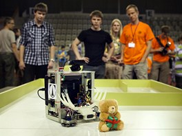 V Praze se uskutenil 9. robotický den. (2á. dubna 2012, Praha)