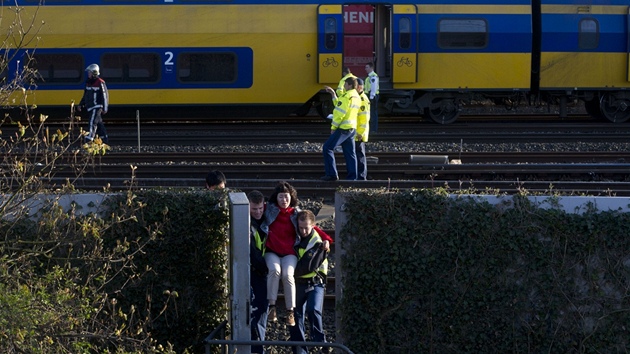 Pi elním stetu dvou vlak v Amsterdamu bylo zranno 125 cestujích