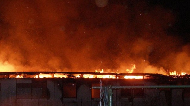 Plameny zpsobily ve tvrtek 19. dubna milionovou kodu na budov ubytovny ve