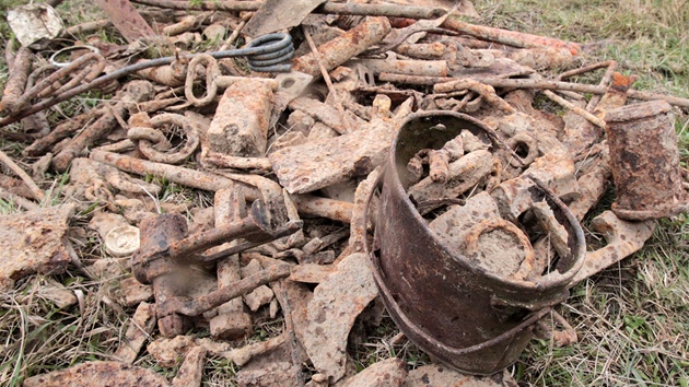 Kovov pedmty nalezen ve vojenskm prostoru Brdy.
