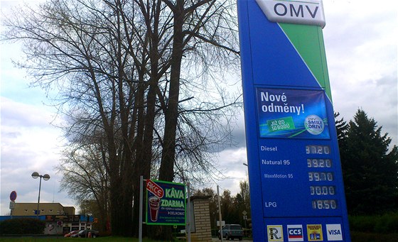 Mu z Prahy naerpal palivo bez zaplacení nejprve u stanice OMV v Jihlav. Ilustraní foto