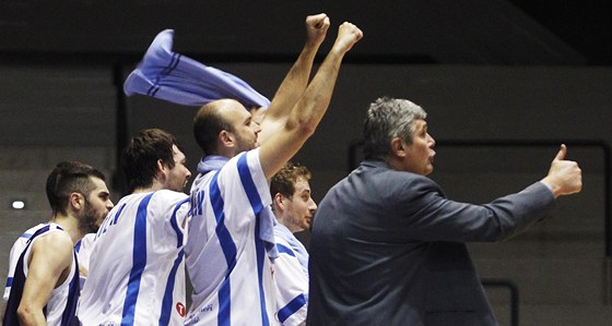 Dalí radost pro kolínské basketbalisty.