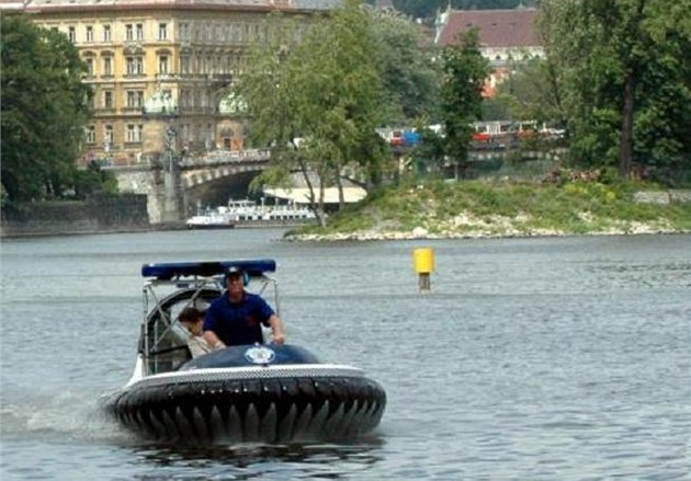 íní policie v akci