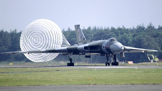 Tankovací letoun Handley Page Victor ml bhem akce nároný úkol