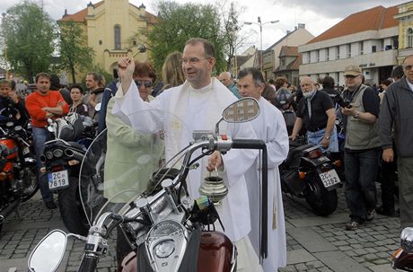 kní poehnají v sobotu po obd motorkám na milevském námstí E. Benee, podobn jako v minulých letech.