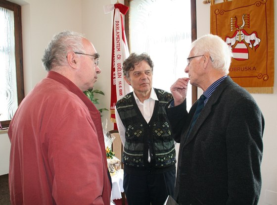 Pavel Kroupa, Alexander Tomský a Tomá Kapar v Dobruce (7. kvtna 2012).
