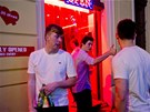 V Praze byl oteven sex klub "amsterdamskho" typu. Dvky se prostituuj pmo...