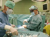 Operační sál ve Fakultní nemocnici v Hradci Králové. Operační sál ve Fakultní nemocnici v Hradci Králové.