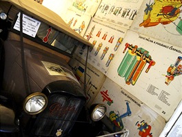 Chloubou sbírky je i kompletní archiv automobilky Praga vetn 200 000 kus