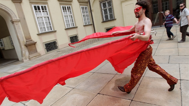 Na nádvoí Nové radnice v Brn se konal happenning sdruení Brno kulturní,