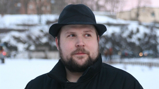 Popularita Minecraftu pronik i do televize. V Late Night show televize CBS se tak objevil autor hry, kterm je Markus "Notch" Persson.