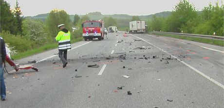 Tragick nehoda Seatu Cordoba na silnici I/16 u Plhova na Jinsku
