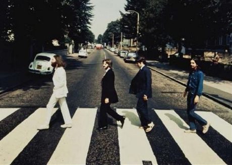 Beatles na pechodu Abbey Road v opanm smru