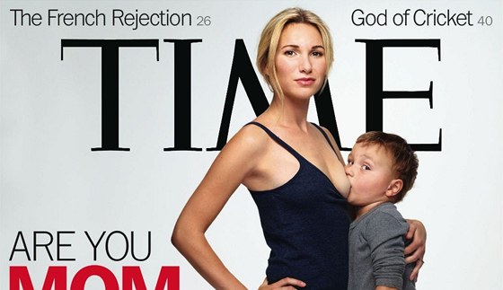 Jamie Lynne Grumetová na obálce asopisu Time kojí svého tyletého syna.