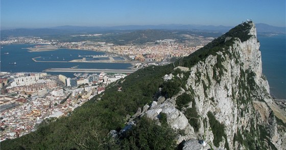 Gibraltar, britské zámoské území na jihu Pyrenejského poloostrova 