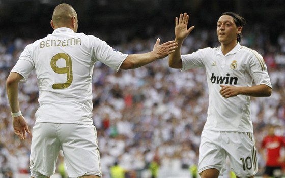 GÓLOVÁ OSLAVA. Karim Benzema (vlevo), útoník Realu Madrid, se ze svého gólu