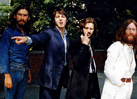 Bájená tyka George Harrison (zleva), Paul McCartney, Ringo Starr a John Lennon. To byli Beatles od 18. srpna roku 1962.