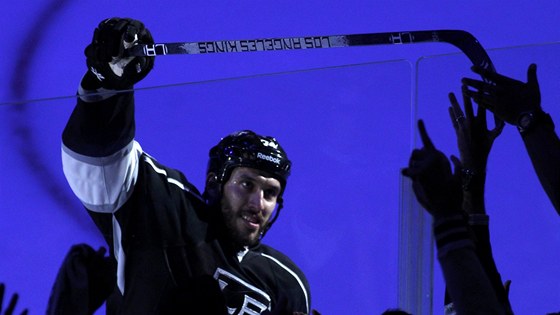 KRÁL MEZI KRÁLI. Dwight King rozhodl o tetí výhe Los Angeles Kings nad