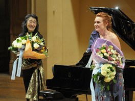 Magdalena Koen a Mitsuko Uchida pi recitlu na Praskm jaru 2012