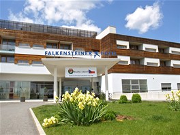 PATNÉ LOGO. Hotel Falkensteiner bude hostit eské fotbalisty bhem pípravy v...