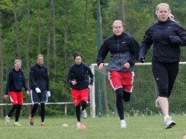 FOTBALISTKY? Na fotbalovém hiti v Lázních Blohrad se eské basketbalistky