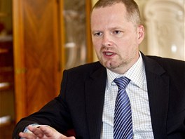 Ministr kolstv Petr Fiala pi rozhovoru pro MF DNES (17. kvtna 2012)