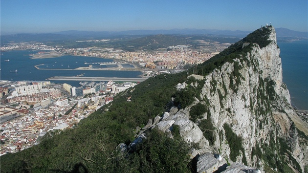 Gibraltar, britské zámoské území na jihu Pyrenejského poloostrova 