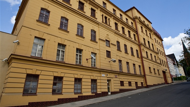 Za zdmi budovy vazební věznice v Litoměřicích vedou vězni nudný život s pevným Za zdmi budovy vazební věznice v Litoměřicích vedou vězni nudný život s pevným