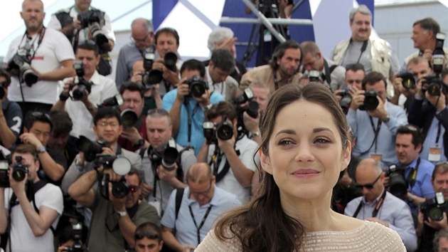 Cannes 2012 - Marion Cotillardová pózuje fotografm