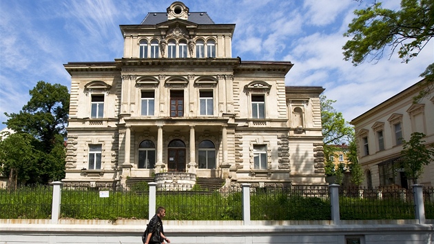 Bytové drustvo Mír v centru Teplic koupilo historicky cennou vilu, pestavuje