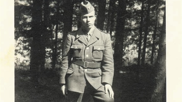 Rudolf Fuksa v uniform písluníka pohraniní stráe