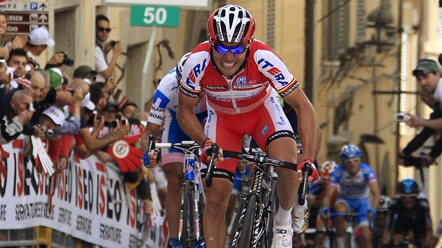 CÍLOVÁ ROVINKA. Joaquim Rodriguez si jede pro vítzství v desáté etap Gira. 