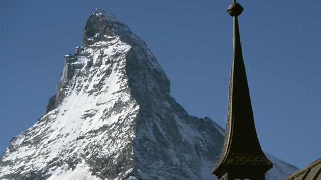 Na svazích Matterhornu od roku 1865 zahynulo pes 500 horolezc.