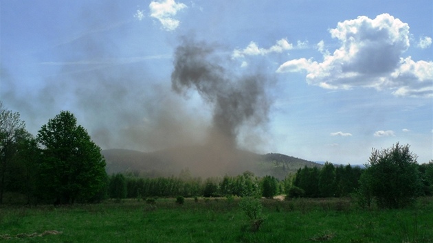 Ve Vojenskm prostoru Boletice likvidovali policejn pyrotechnici munici z druh svtov vlky. Co ve jejich prce obn, zjiovala na mst redaktorka MF DNES. Sv postehy zaznamenala v nsledujc reporti.