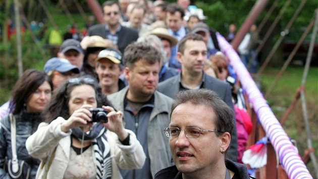 Na zahájení lázeské sezony v Kyselce, Kysibelský velejuch, proudil po