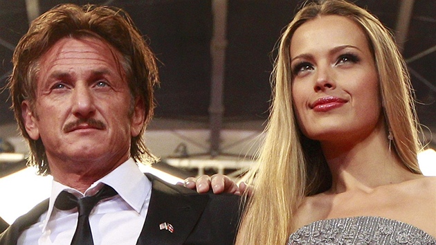 Sean Penn a Petra Nmcov v Cannes (2012)