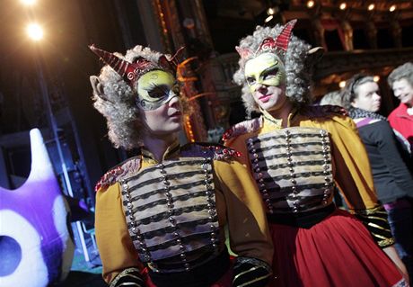 Pi brnnské Muzejní noci byly loni k vidní teba barokní masky v Mahenov divadle