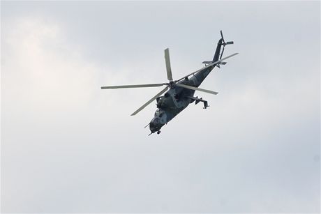 Výcvik pilot vrtulník pro let s brýlemi na noní vidní zaal na letiti v Bochoi na podzim. (Ilustraní snímek)