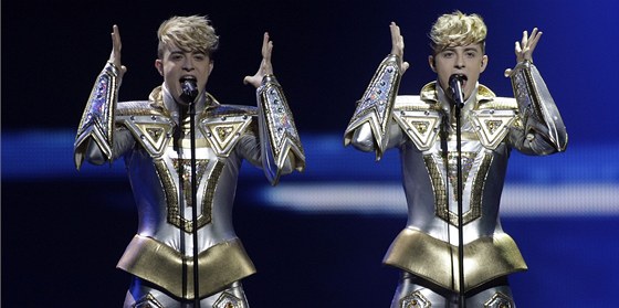 Na Eurovizi vystoupila i irská skupina Jedward. (22. kvtna 2012)
