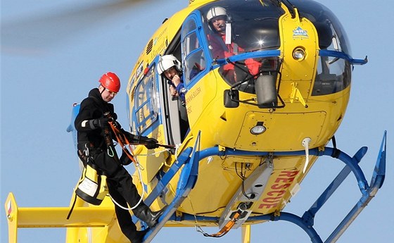 Liberecká letecká záchranka letos sehnala od sponzor peníze na deset hodin