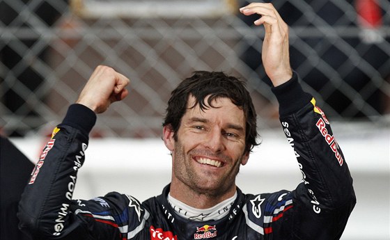 ASTNÝ ÚSMV. Australský jezdec Mark Webber vyhrál s vozem Red Bull slavnou...