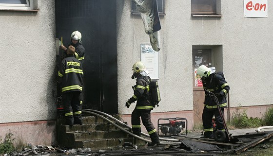 V ulici Bratí apk ve áru nad Sázavou vypukl v pondlí ráno ve skladu...