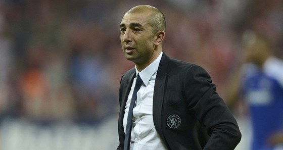 JE TO VBEC PRAVDA? Trenér Chelsea Roberto Di Matteo si musí pipadat jako v