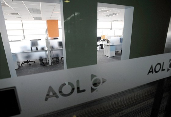 Kanceláe AOL, ve kterých pes dva msíce mladík naerno pracoval na zaloení